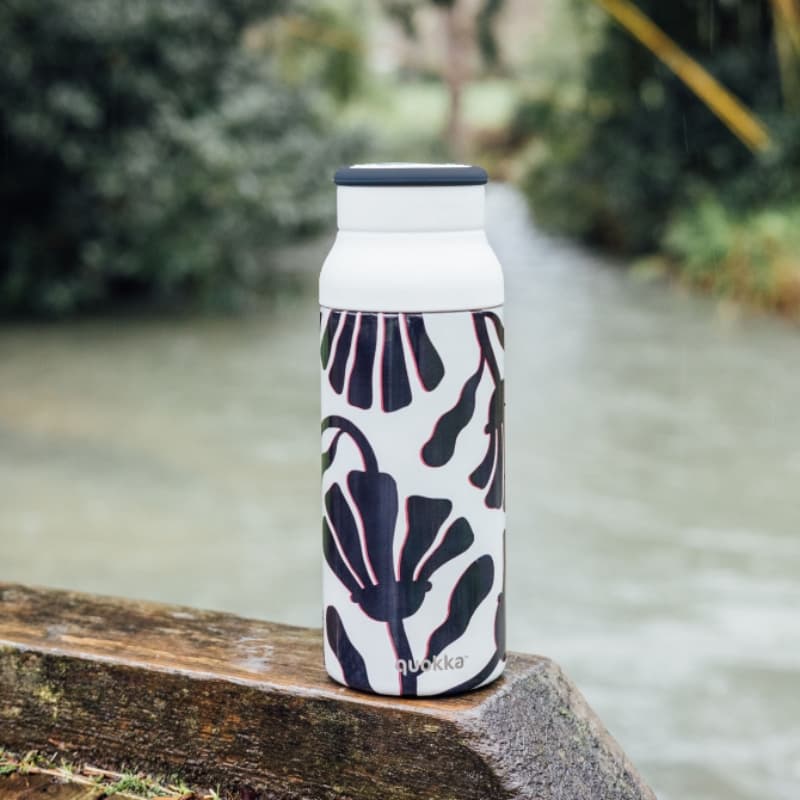 Butelka Echo ze stali nierdzewnej 690ml z silikonowym z uchwytem Abstract