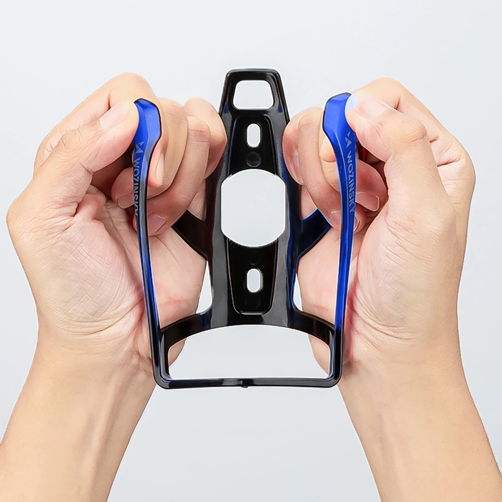 Koszyk uchwyt rowerowy na bidon - czarno-niebieski