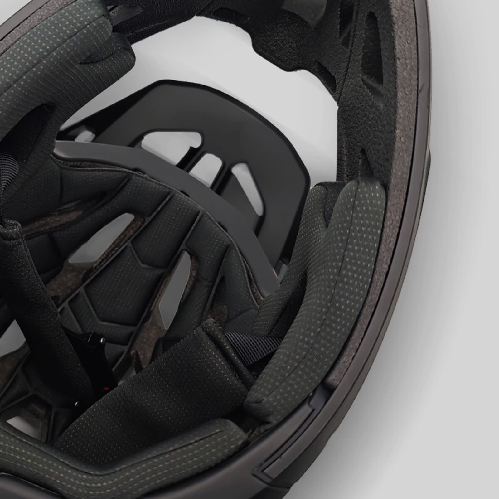 Kask rowerowy fullface z odpinanym daszkiem 55-57 cm - czarny