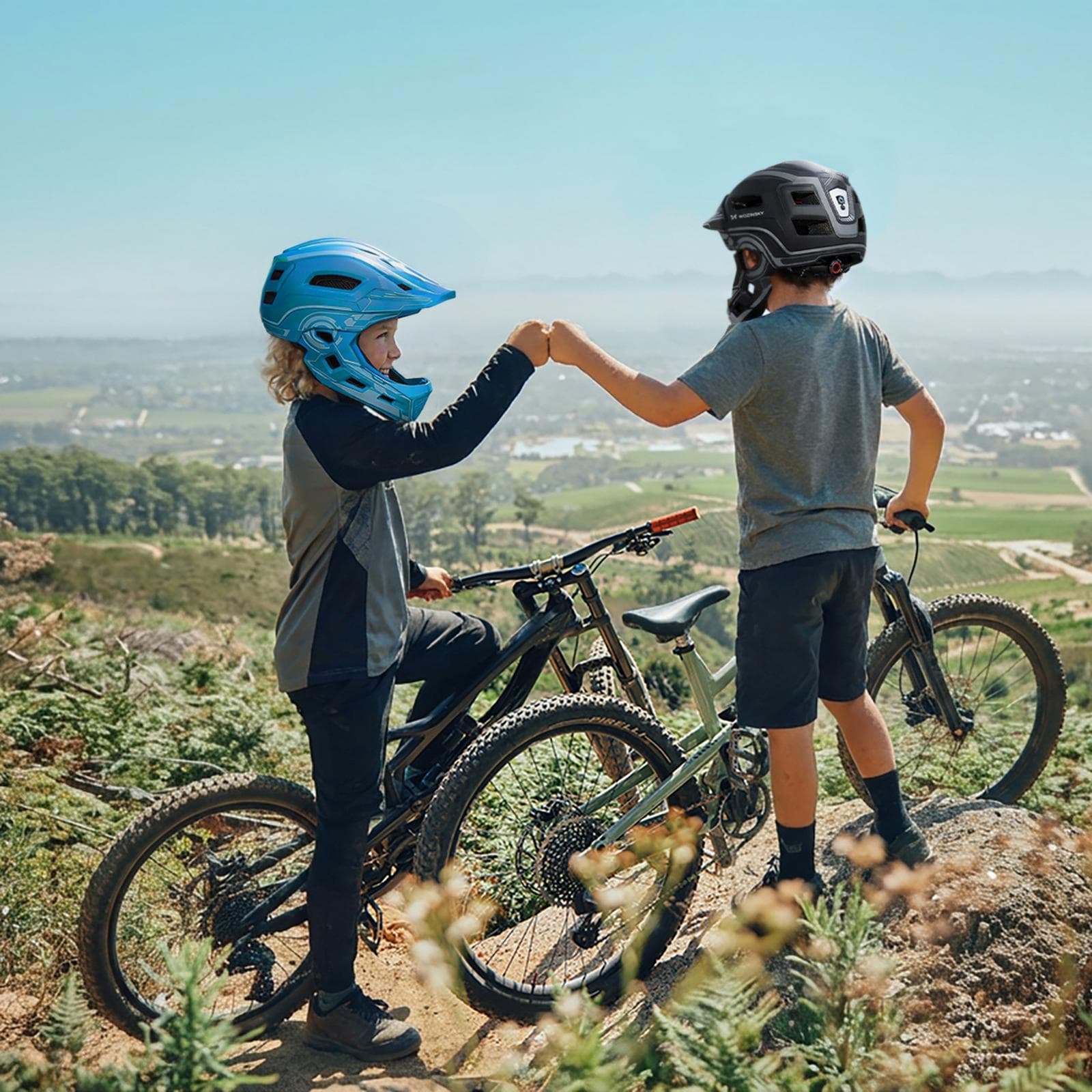 Kask rowerowy fullface dziecięcy z tylną lampką USB 52-56 cm - niebieski