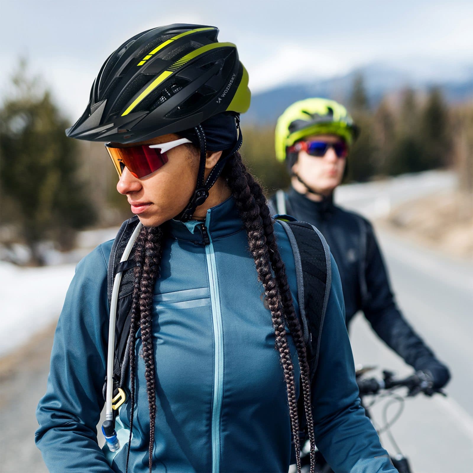 Kask rowerowy MTB z odpinanym daszkiem tylną lampką USB 57-62 cm - czarno-żółty