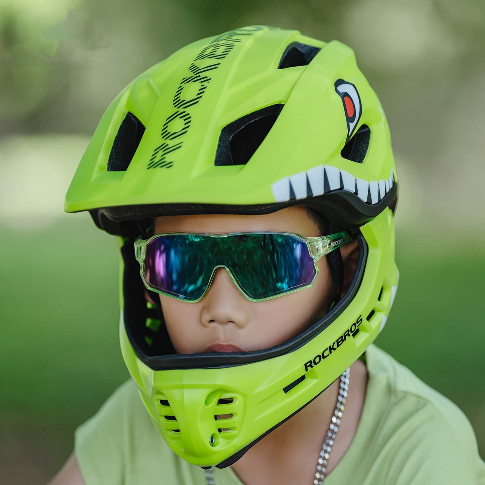 Kask rowerowy dziecięcy z odpinaną szczęką rozmiar 48-52cm zielony rekin